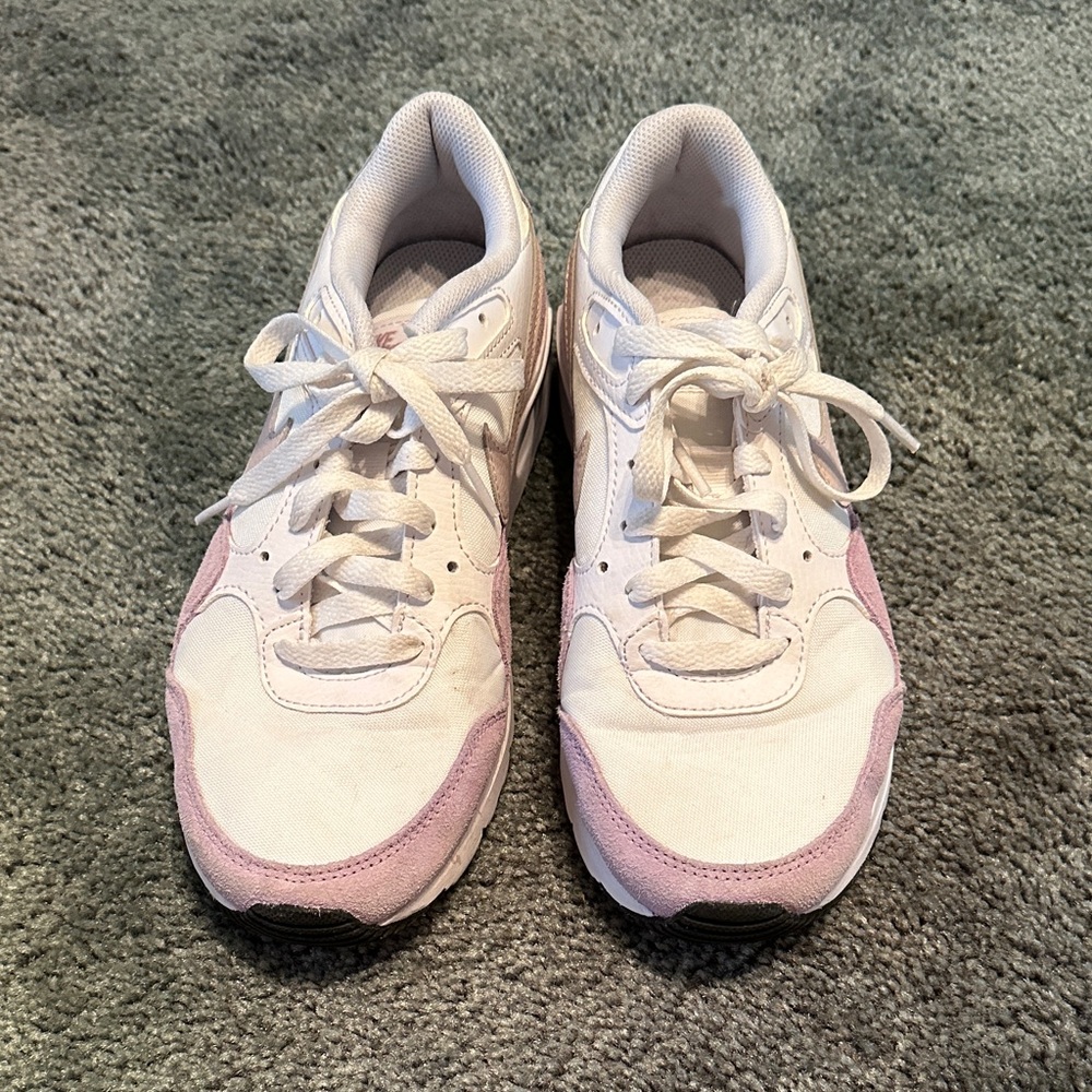 Nike women’s sneakers